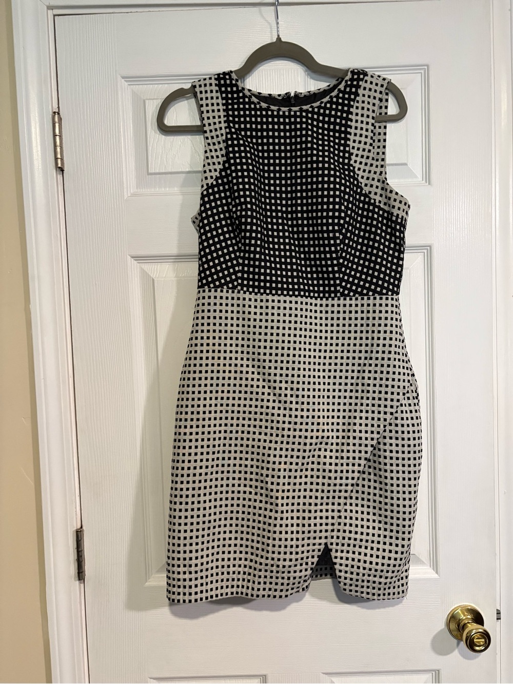 Covington Black and White Checked Sleeveless Sheath Dress